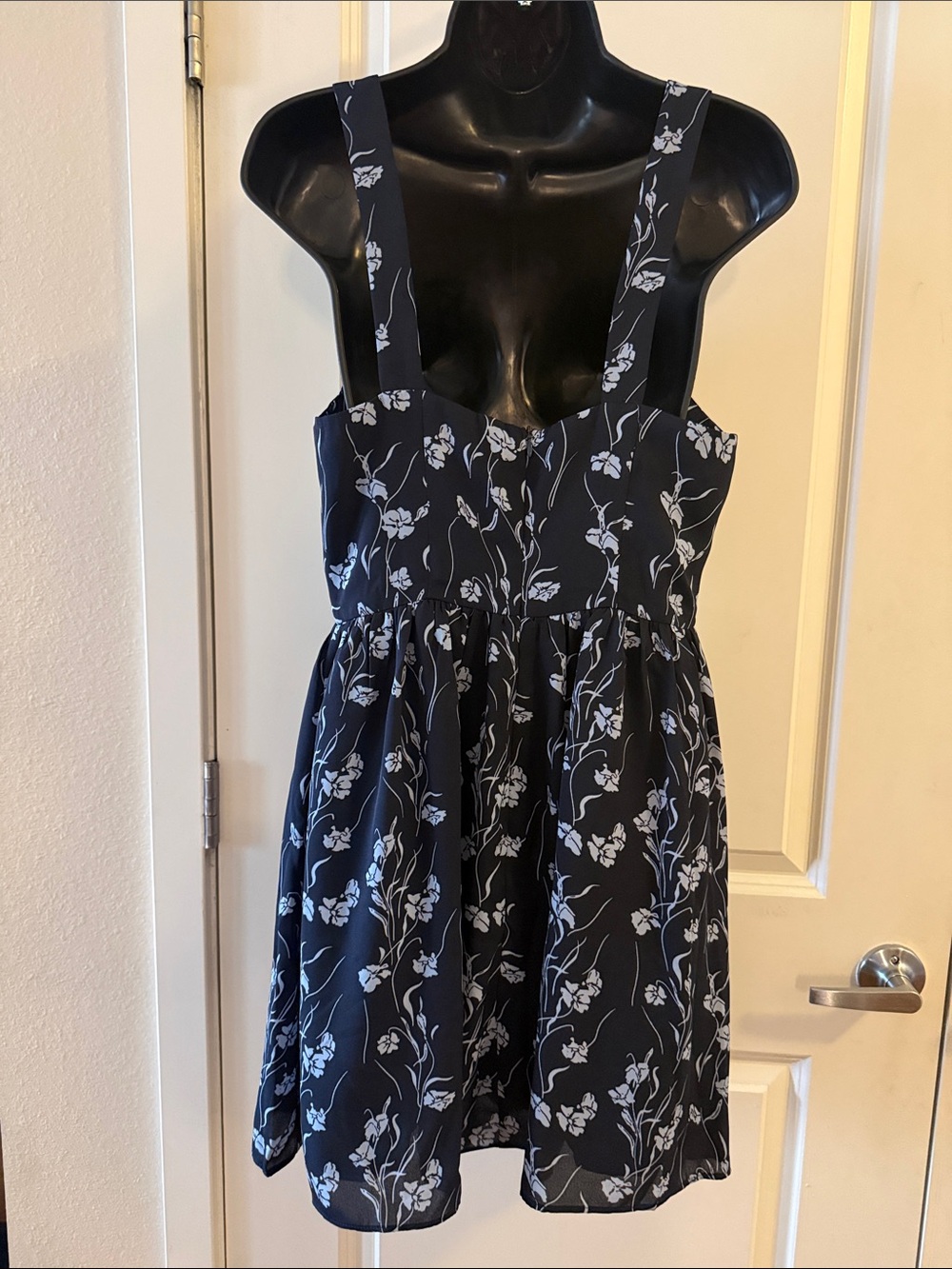 NWT Rihoas Navy Blue Floral Sweetheart Neck Mini Skater Dress Size Medium - Picture 9 of 11